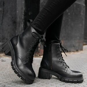 THURSDAY Black Coda Boot